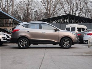 卖车！
现代ix35，12年9月末购车，行程86000公里，自己一手开新车，车况良好，零事故。